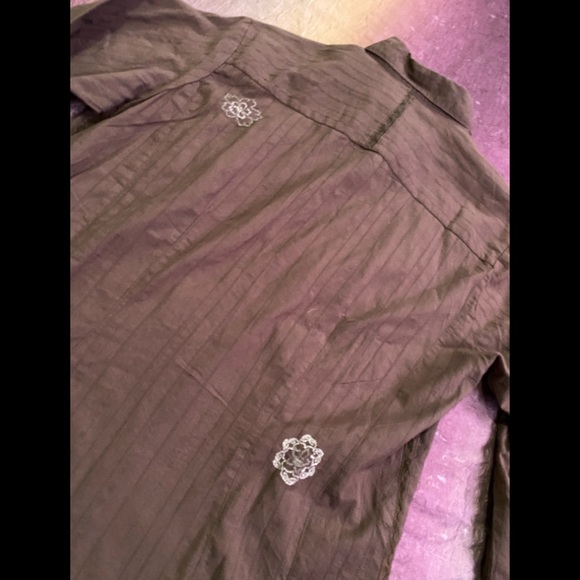 *SOLD* Columbia Button Front Unrestricted Shirt - Picture 6 of 6